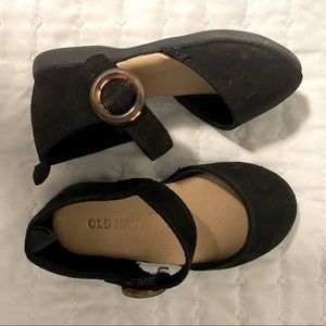 Old Navy black sandals, size 5